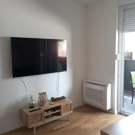 Marine شقة زادار